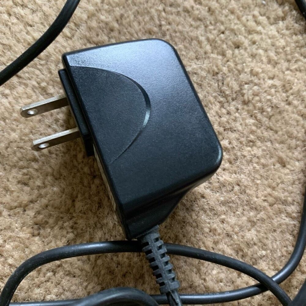 LG Cell Phone AC Adapter Model TA-P01WR - Picture 4 of 6